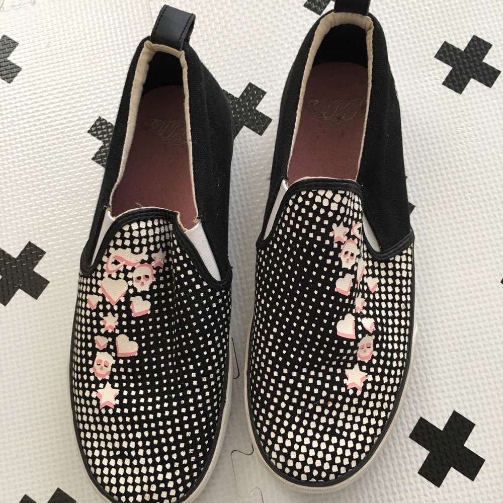 Rare Women’s Girls Adia Skate Slip On Shoes size 7